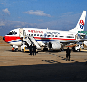 白云航空物流航空快运业稳步发展的原因是什么？